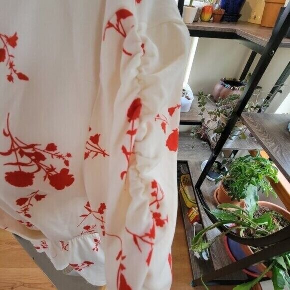 Ophelia Roe Small Wrap Smocked Blouse Cream Red Floral V-neck Elastic Waist EUC - Picture 6 of 11